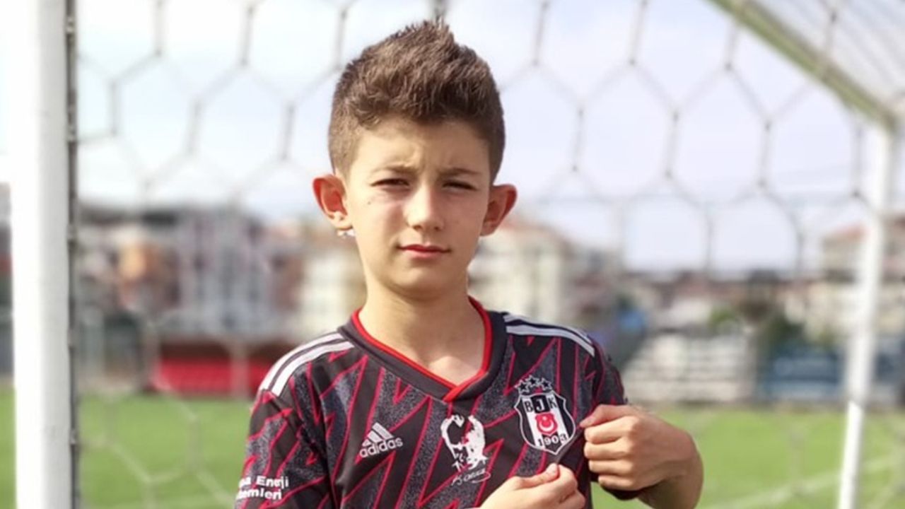 Beşiktaş'ta genç transferler basına tanıtıldı