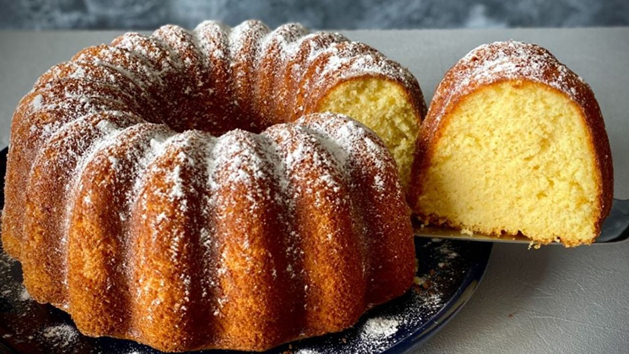 Herkes nasıl yaptığınızı merak edecek: Misafirlerinize sunabileceğiniz enfes Limonlu Kek tarifi