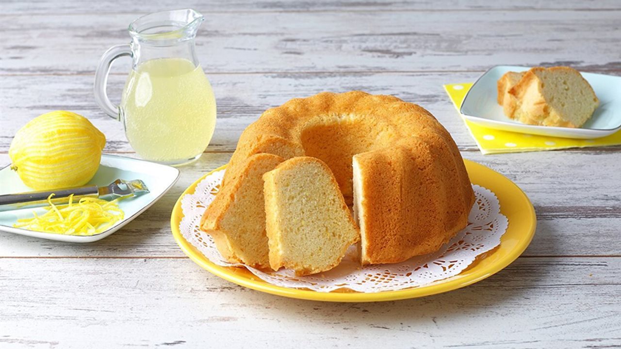 Çırp, pişir, tadını çıkar: Bir dilim daha isteyeceğiniz Limonlu Kek nasıl yapılır?