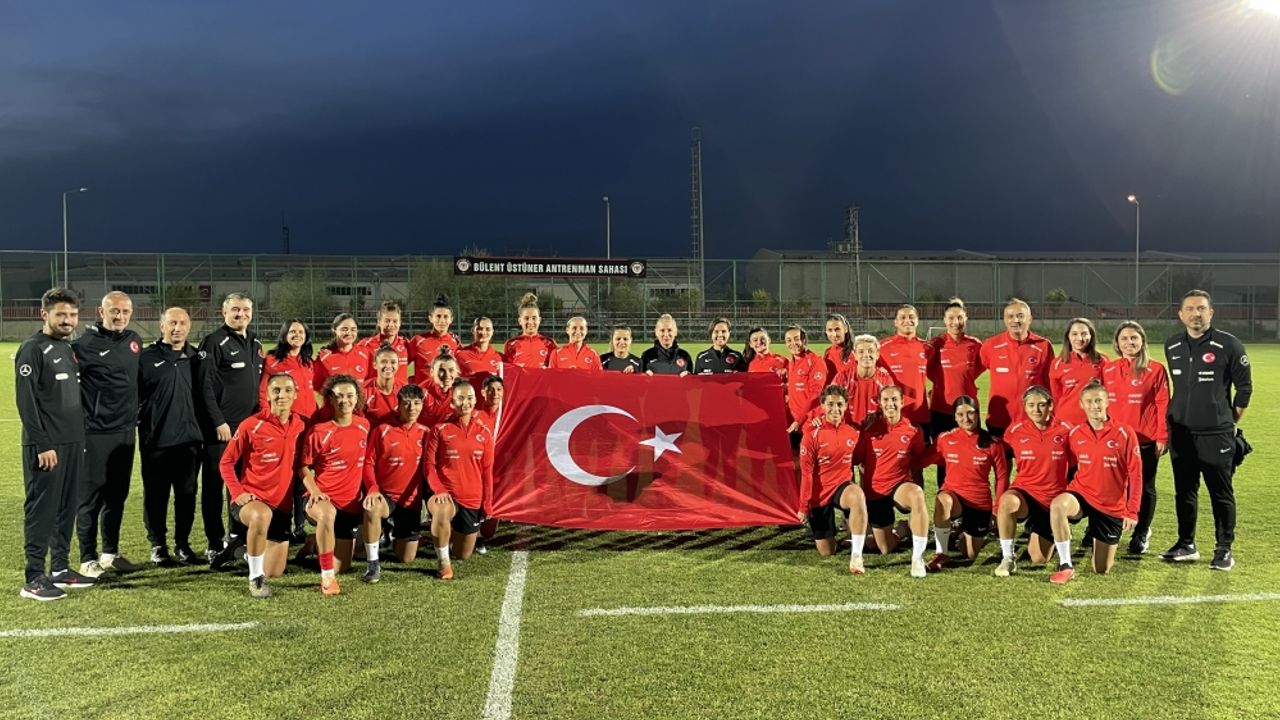A Milli Kadın Futbol Takımı, Lüksemburg maçı hazırlıklarına başladı