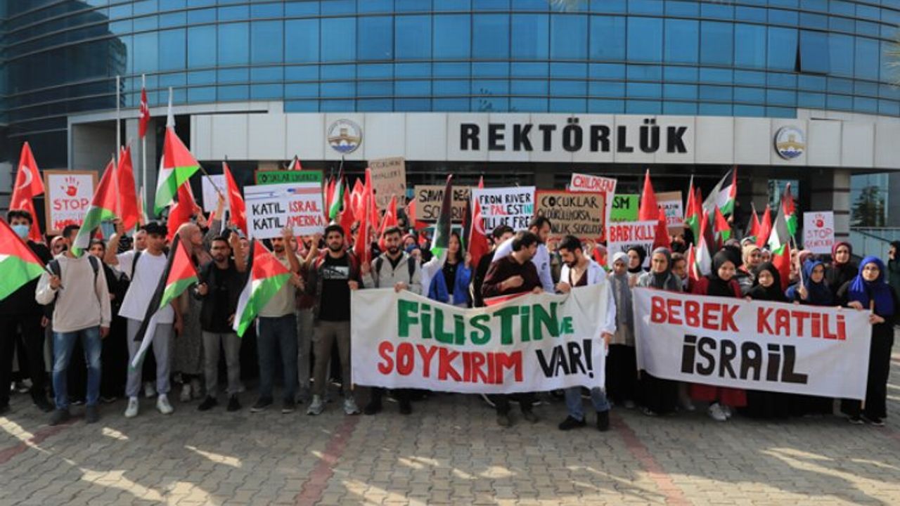 Trakya Üniversitesi'nde 'Katliama Dur De' yürüyüşü