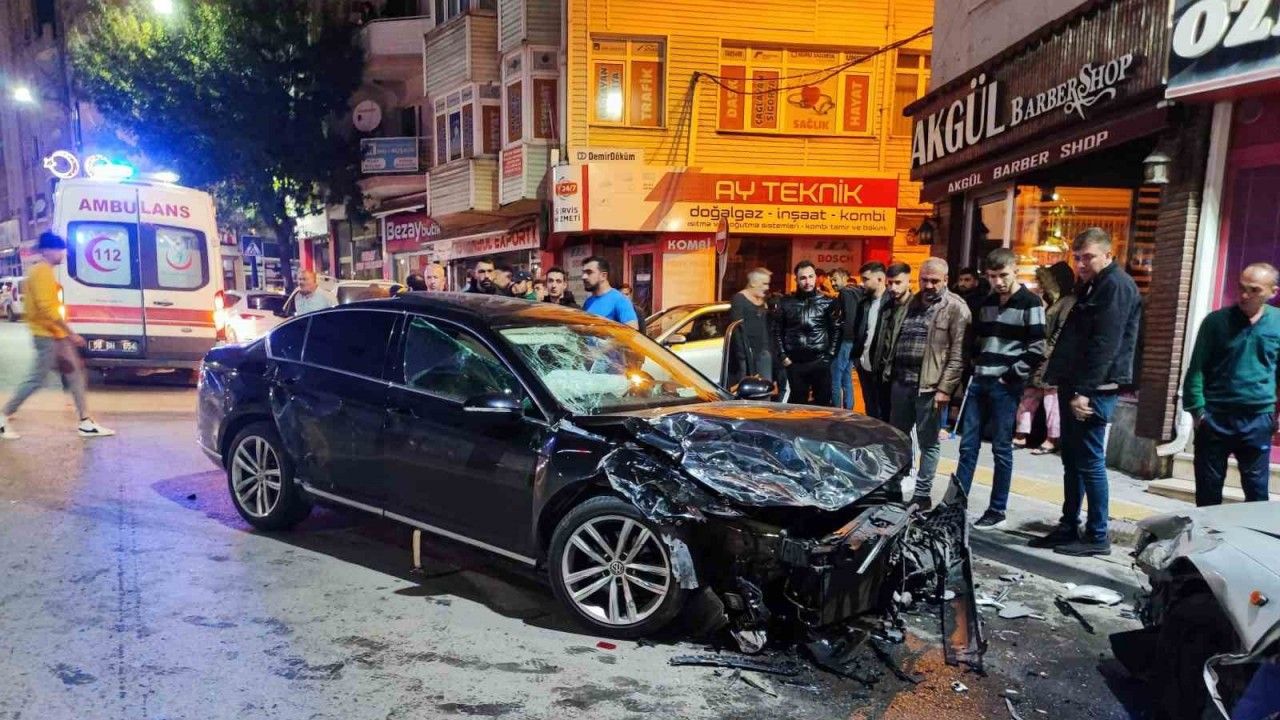 Sivas’ta zincirleme trafik kazası: 4 yaralı