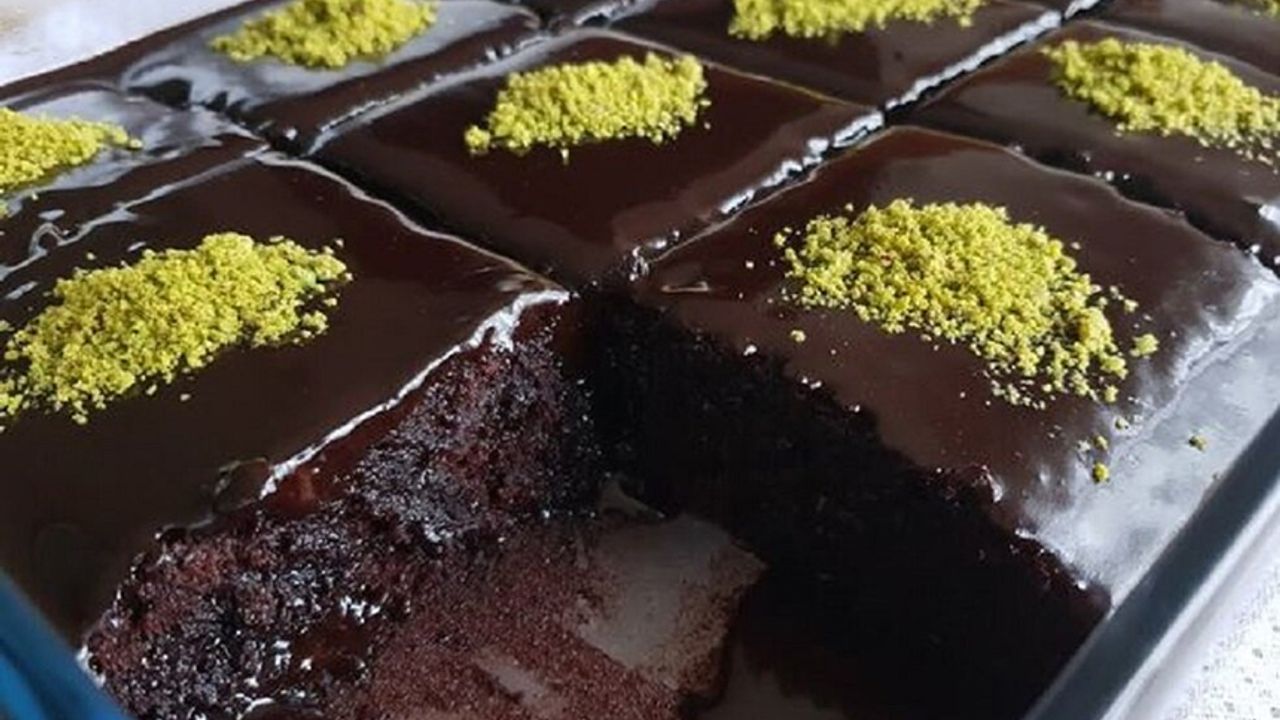 Her lokmada çikolata şöleni: Browni tadında Islak Kek tarifi