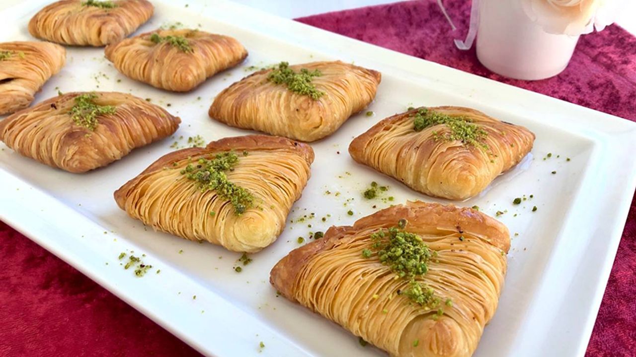 Şerbetli tatlıların en lezzetlisi: Tadına doyulmayan Midye Tatlısı tarifi