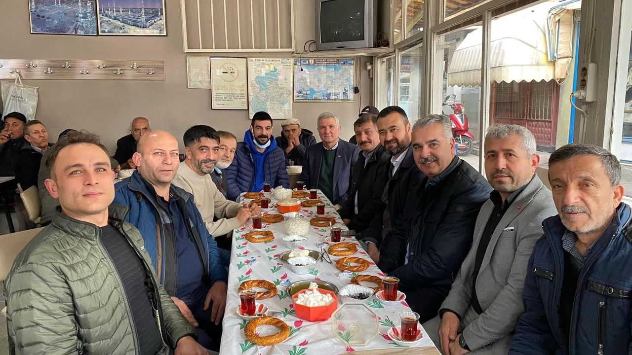 Milletvekili Yusuf Ahlatcı, Çorum esnafıyla kahvaltıda buluştu