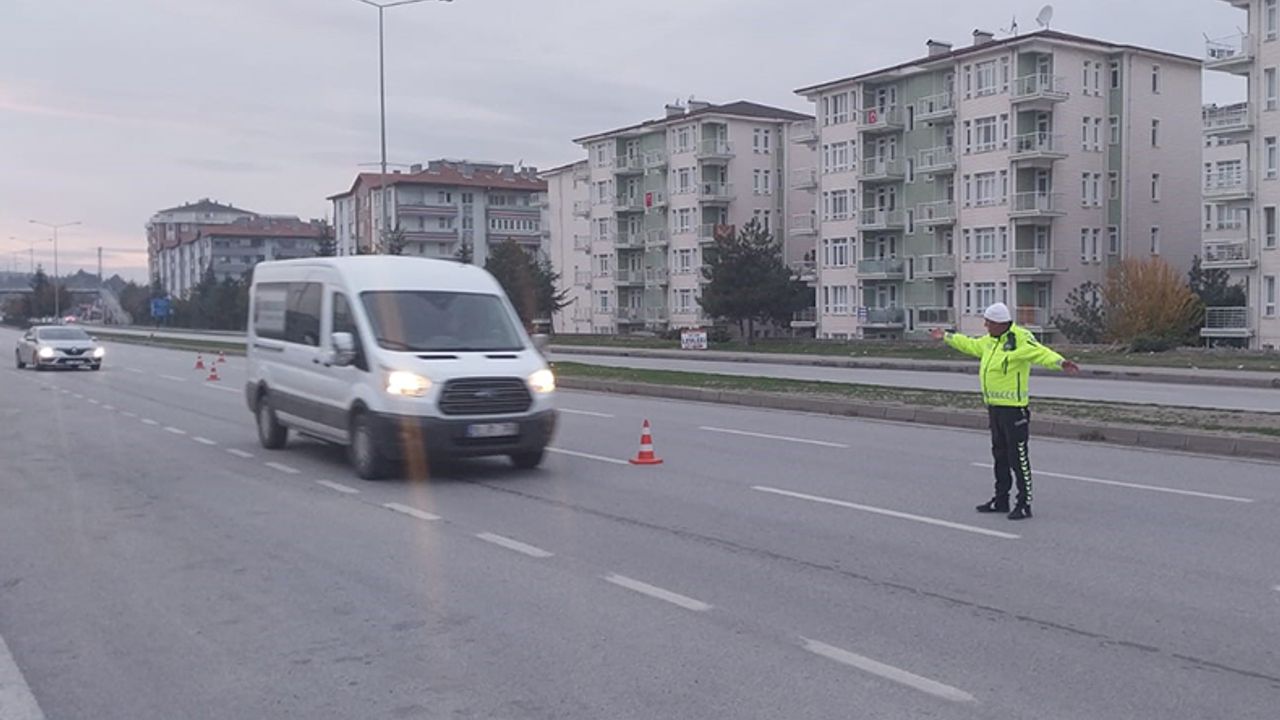Sungurlu'da trafik polisleri hız denetimi yaptı: Sürücülere ceza yağdı