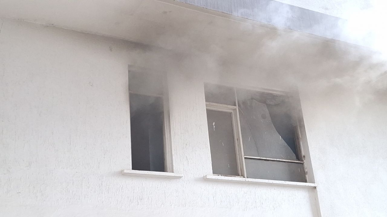 Bafra'da spor merkezinde çıkan yangın söndürüldü