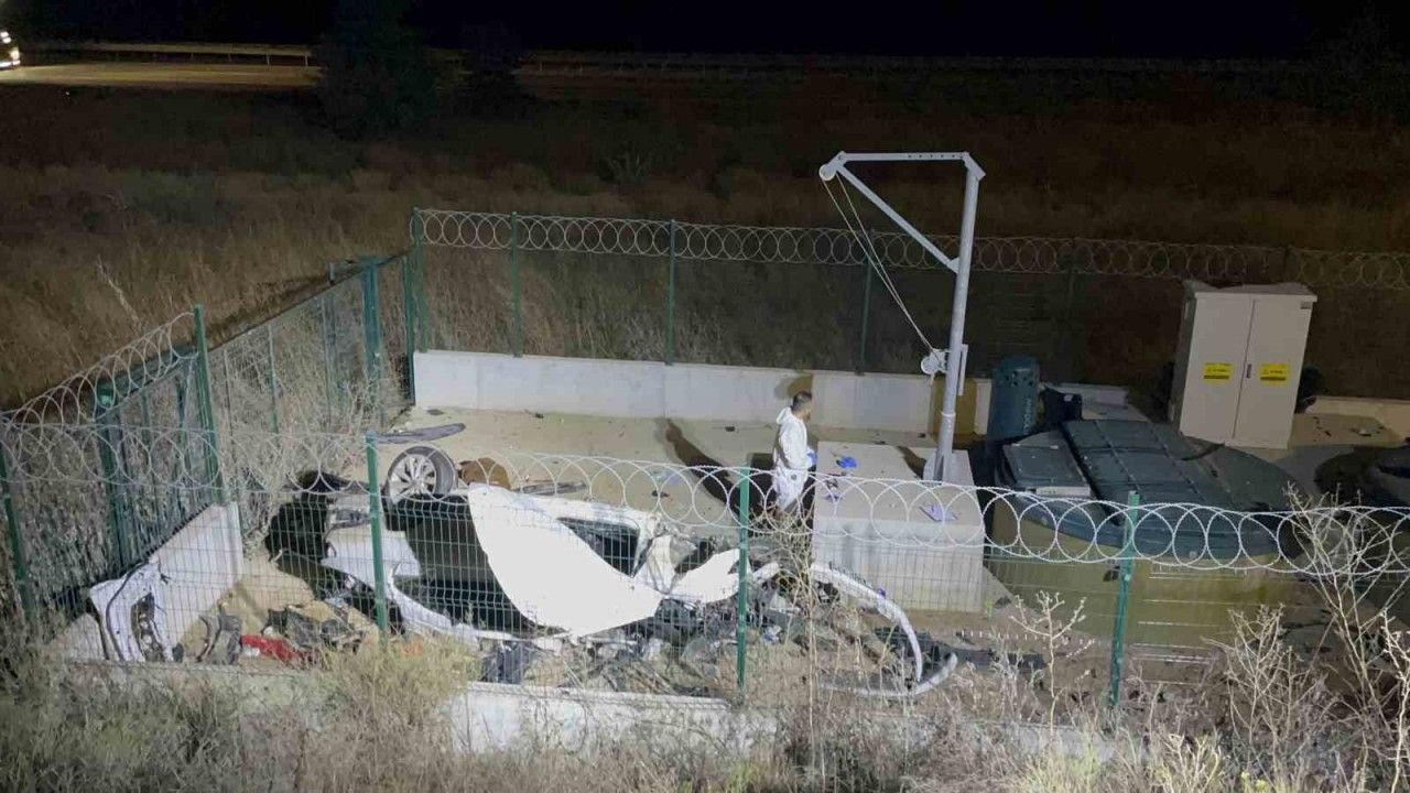 Eskişehir’de kayıp olarak aranan 2 gencin kaza yaparak hayatlarını kaybettikleri belirlendi