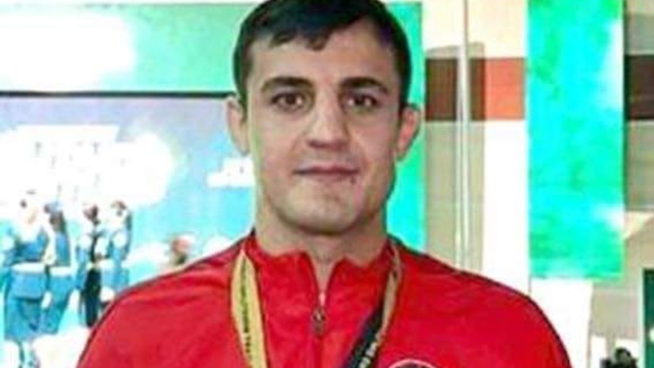 Çorumlu güreşçi Azerbaycan'da Dünya Şampiyonu oldu!