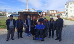 Bir hayat daha kolaylaştı: Milletvekili Ceylan'dan engelli vatandaşa akülü sandalye desteği