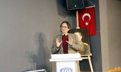 Mustafa Arıkoğlu’ndan öğrencilerle tiyatro söyleşisi