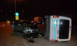 Tokat'ta otomobil polis aracına çarptı: 4 yaralı