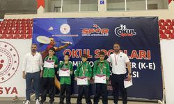 Mehmet Akif Ersoy Ortaokulu öğrencileri Badminton Türkiye şampiyonasına katılacaklar