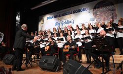 Türk Halk Müziği konserinde salon dolup taştı