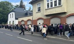 Türkler akın etti! Almanya’da oy kuyruğu şaşırttı