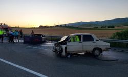 Amasya'da trafik kazasında 3 kişi yanarak öldü