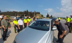 Karabük'te bayram öncesi "lokumlu" trafik denetimi yapıldı