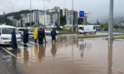 Kuvvetli yağışlar Zonguldak, Bolu ve Bartın'da ulaşımı felç etti
