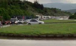 Amasya-Erzincan karayolu, sel nedeniyle ulaşıma kapandı