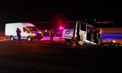 GAZİANTEP - Hafif ticari araç ile otomobil çarpıştı, 6 kişi öldü