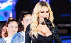 Hadise'nin bikinili cesur tatil pozları sosyal medyayı salladı