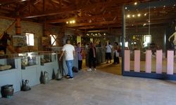 Zile Kent Müzesi'ndeki 121 yıllık tarihi çan, ziyaretçilerin ilgi odağı
