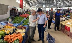 Amasya Belediye Başkanı Çelik'ten pazar esnafına ziyaret