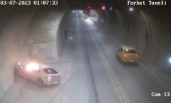 Amasya'da otomobilin tünel duvarına çarpma anı güvenlik kamerasında