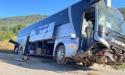 Bolu'da kontrolden çıkan yolcu otobüsündeki 14 kişi yaralandı