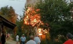 Erfelek’te çıkan yangında bir ev yandı