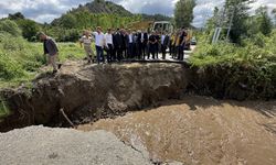Karabük Valisi Gürel ve milletvekilleri, selden zarar gören alanlarda inceleme yaptı