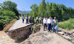 Karabük'te sağanak nedeniyle ulaşıma kapanan köy yolu açıldı