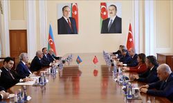 TBMM Başkanı Kurtulmuş ve Büyükelçi Cahit Bağcı, Azerbaycan Başbakanı Asadov ile görüştü
