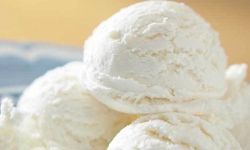 Süt, Krem Şanti ve Şekerle Mükemmel Dondurma tarifi
