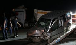 MUŞ - Hafif ticari araçla otomobilin çarpışması sonucu 8 kişi yaralandı