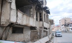 Tokat'ta yıkılma tehlikesi olan evler kaderine terk edildi!