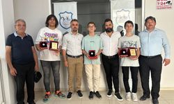 Kariyer Akademi, Türkiye derecesi yapan öğrencileri altınla ödüllendirdi