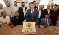 AK Parti Tokat İl Başkanı Ali Özer yeni yönetimi basına tanıttı