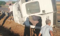 Çorum'da devrilen minibüsteki 3 kişi yaralandı