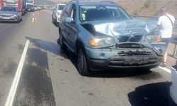 Karabük'te 3 aracın karıştığı trafik kazasında 2 kişi yaralandı