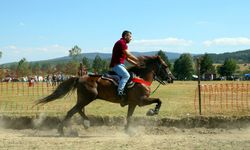 Kastamonu'da "30 Ağustos Zafer At Yarışları" düzenlendi