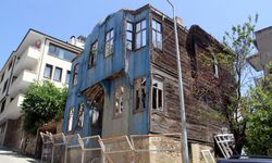 Sinop'ta metruk tarihi evler tehlike oluşturuyor