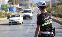 Trafiği tehlikeye düşüren sürücülere ceza yağdı: 23 bin lira ceza