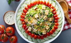 Yazın vazgeçilmez tarifi: Detoks etkili Salatalık Salatası nasıl yapılır?