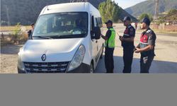 Amasya'da jandarma ekipleri okul servislerini denetledi