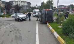 Samsun'da iki aracın çarpışması sonucu 4 kişi yaralandı