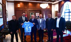 Trabzonspor Kulübü yöneticilerinden Vali Yıldırım'a ziyaret