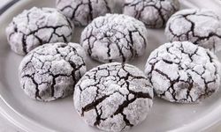 Bu tarifi gördükten sonra başka kurabiye yapamayacaksınız: Kakaolu Çatlak Kurabiyeler