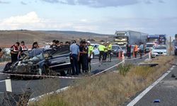 Kırıkkale-Çorum karayolunda feci kaza! Vinç ile otomobil çarpıştı: 2 ölü