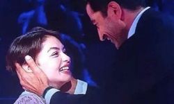 Kenan İmirzalıoğlu, Kim Milyoner Olmak İster’de milyonluk soruya ulaşan yarışmacıyı alnından öptü!
